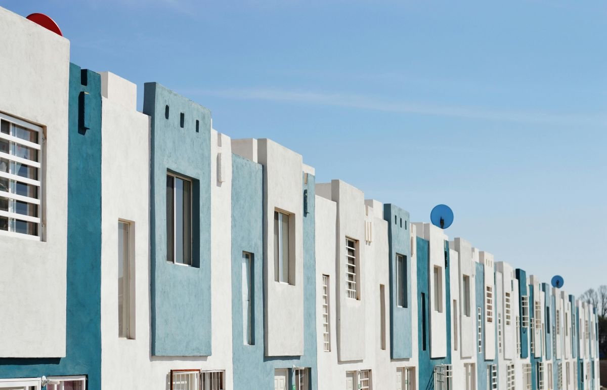 Comparing Urban Condo Living With Suburban Family Homes